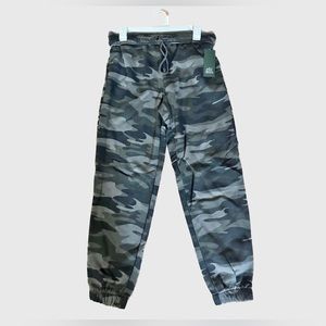 Women’s size medium camo sweatpants